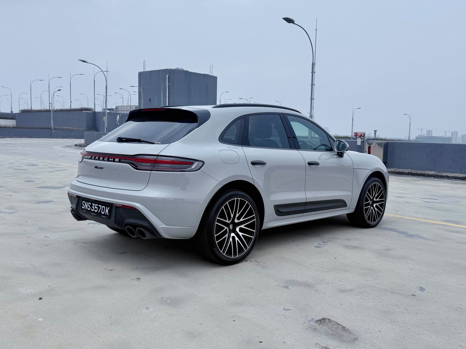 Porsche Macan photo 2